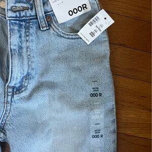 Brand new, never worn Aero Mom Jean Stretch size 000R